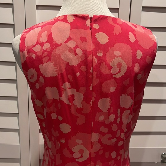 Ann Taylor lined Silk/Spandex Dress perfect for a Cocktail Event or Work day. - Picture 5 of 10